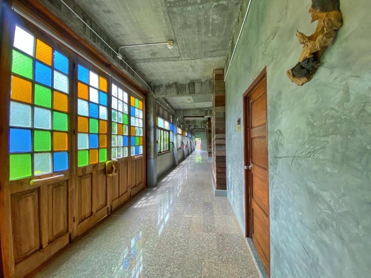 Hug Sakhonnakhon Hotel สกลนคร ภายนอก รูปภาพ